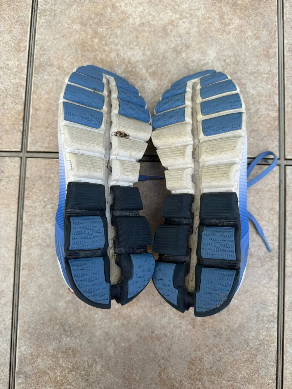 On Running Running Cloudflow 3.0 Women’s Blue Gradient Cloudswift Running Shoes.